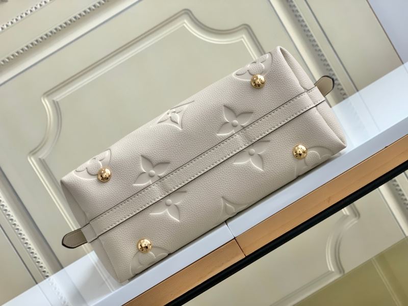 Louis Vuitton Hobo Bags